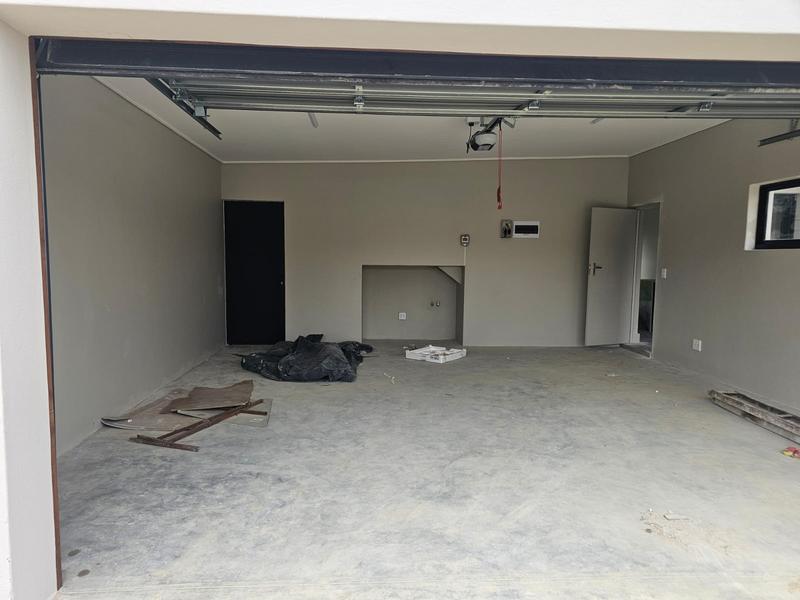 To Let 3 Bedroom Property for Rent in Uitzicht Western Cape